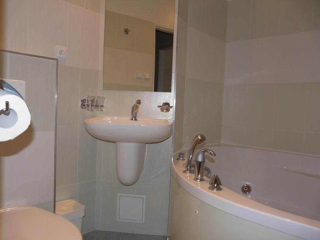 Hotel Ondráš Zlín Habitación foto