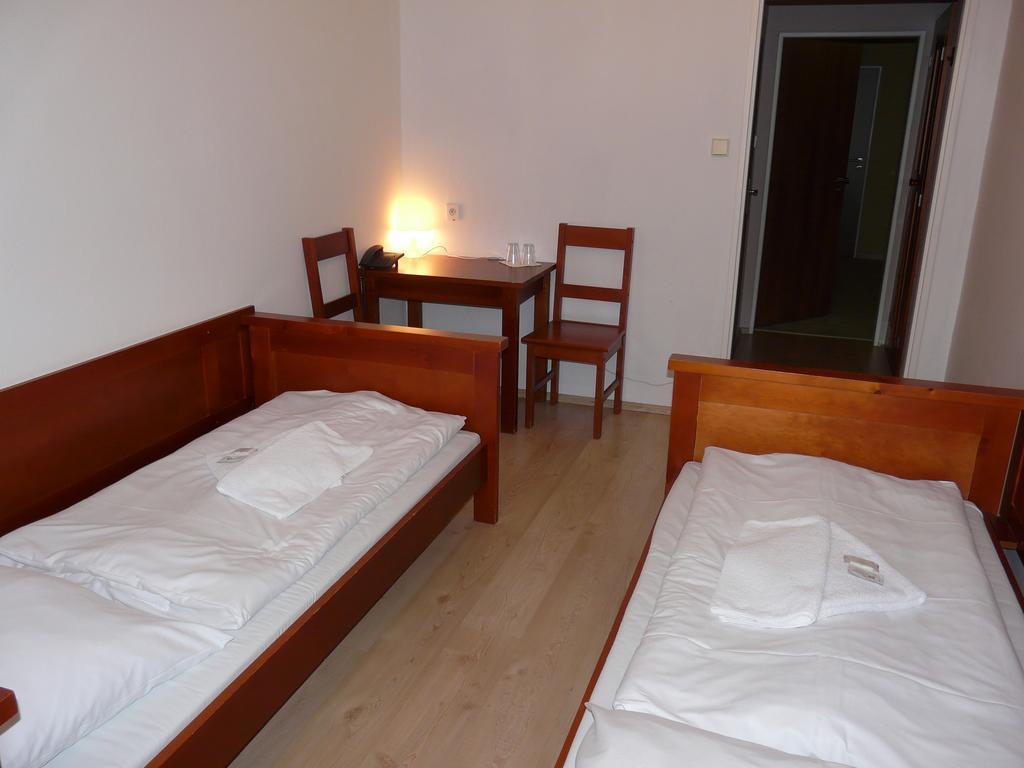 Hotel Ondráš Zlín Habitación foto