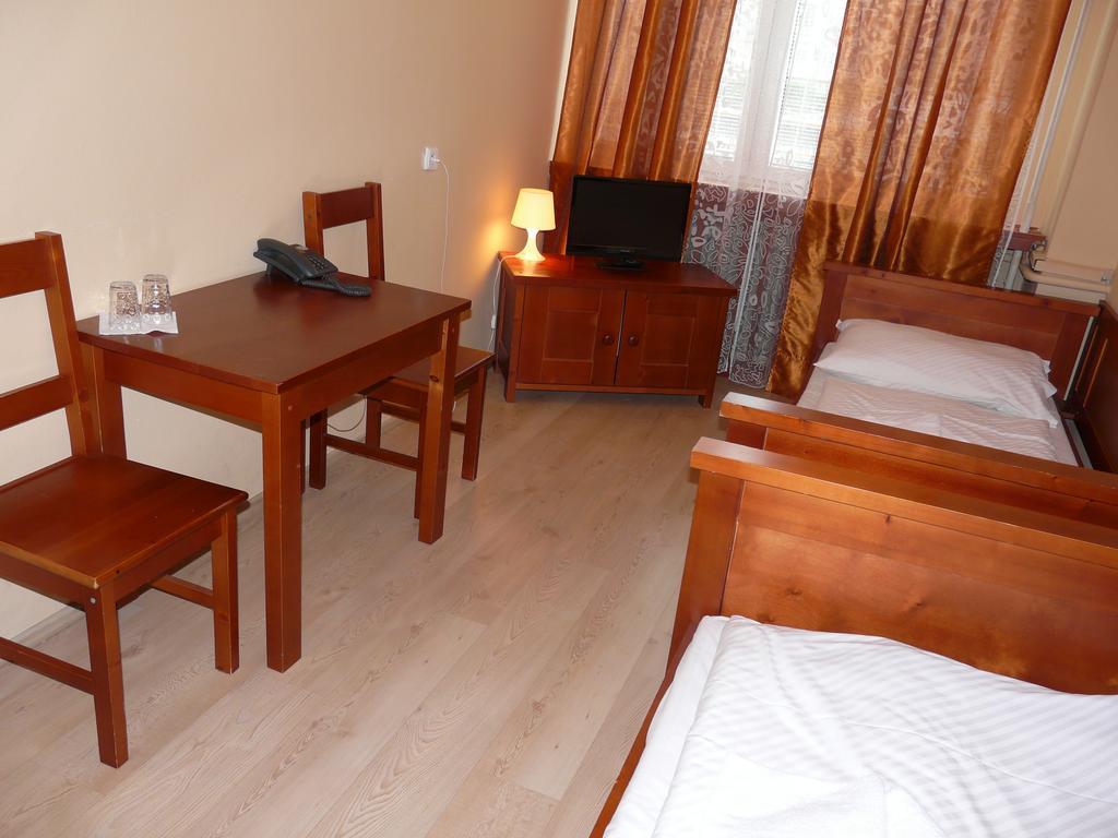 Hotel Ondráš Zlín Habitación foto